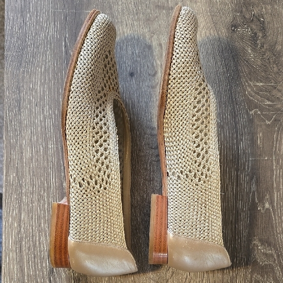 Stuart Weitzman Cream Loafers with Woven Design - Picture 6 of 12